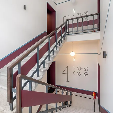 M4 Centre - 5 Min To Old Town Apartment