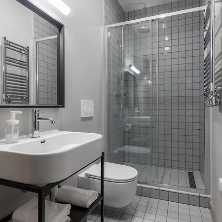 M4 Centre - 5 Min To Old Town *