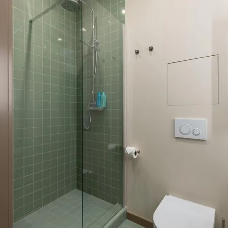 M4 Centre - 5 Min To Old Town *