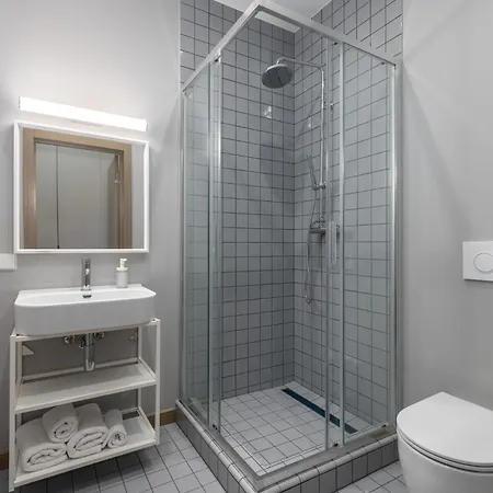 M4 Centre - 5 Min To Old Town *